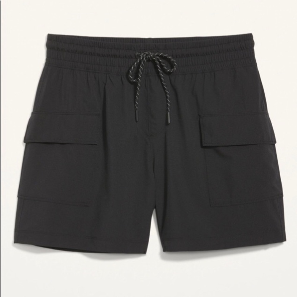 Old Navy - high waisted stretch tech cargo shorts 5” - size M